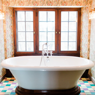 Bath tub in Willowdale bridal suite at Willowdale Estate in Topsfield, Massachusetts